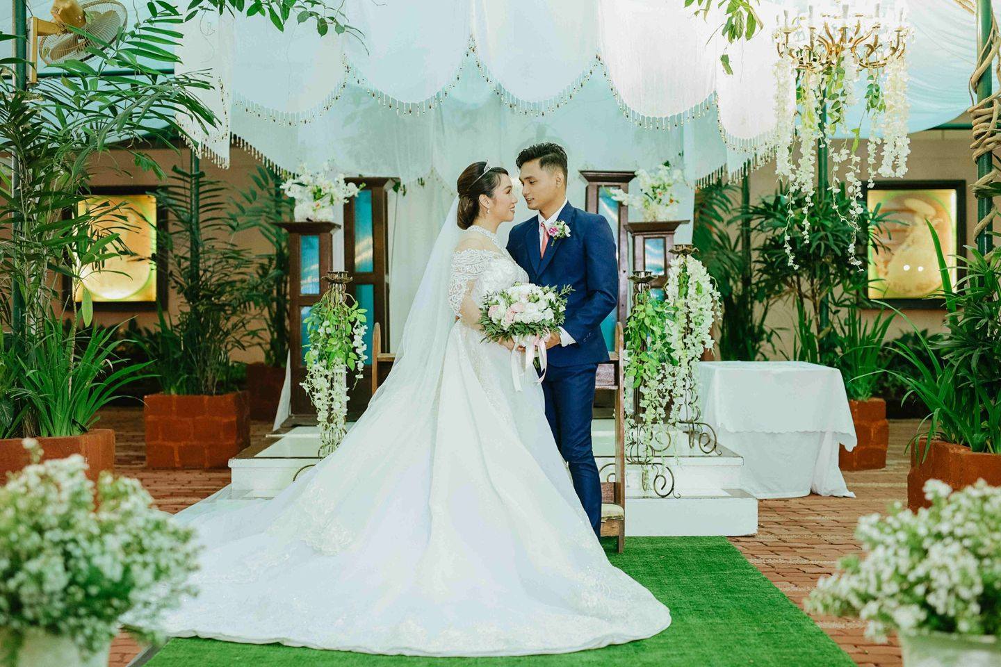 Hassle-free wedding venue in Tagaytay with couple