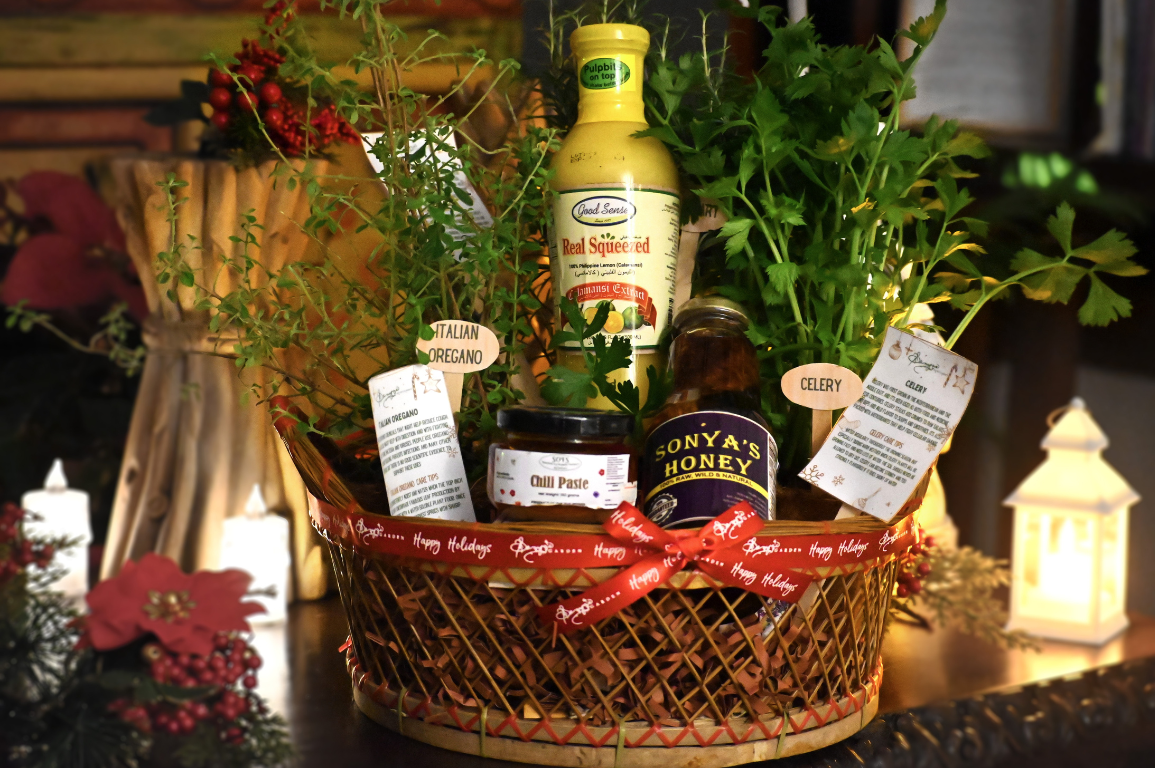 sonya’s garden christmas basket 1 sonya's garden christmas basket 1